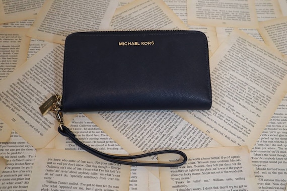 Michael Kors Handbag Navy blue Leather ref.392923 - Joli Closet