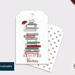 Lot : Etiquette pile de livres de Noël  | Etiquette perforée illustrée d'une jolie pile de livres,  Rouge, vert et beige| Inscriptible