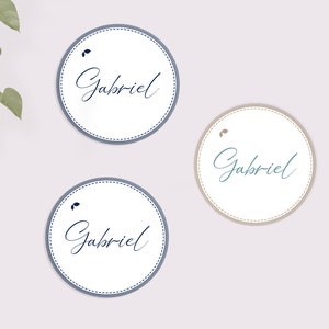 Pegatinas redondas personalizadas - Pegatina personalizada con el nombre - Nacimiento, Bautismo, comunión, gama "Pequeño Mosquetero"