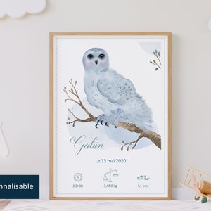Cartaz de nascimento personalizado: Cartaz ou pintura ilustrada com uma coruja branca pousada em seu galho. Decoração ou presente para nascimento de menino