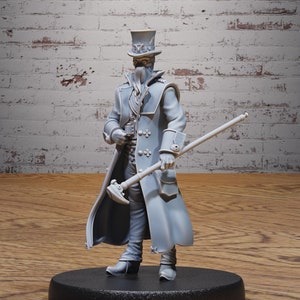 Puede incluir: Una miniatura impresa en 3D de color gris de una persona que lleva un sombrero de copa, un abrigo y sostiene un bastón. La miniatura está de pie sobre una base redonda. La base está etiquetada como "MEDIUM (25,5 MM)" y "#5294".