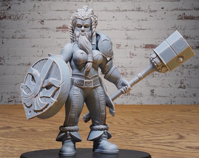 Bearded Female Dwarf Adventurer- 28mm Scale - Epic Miniatures - Mighty Heroes