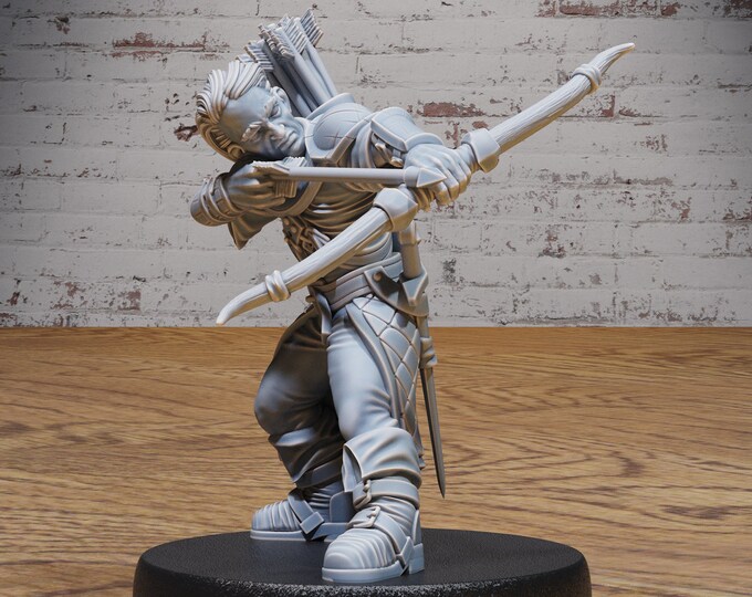 Villager Hunter with Bow - True 28mm Scale - Epic Miniatures