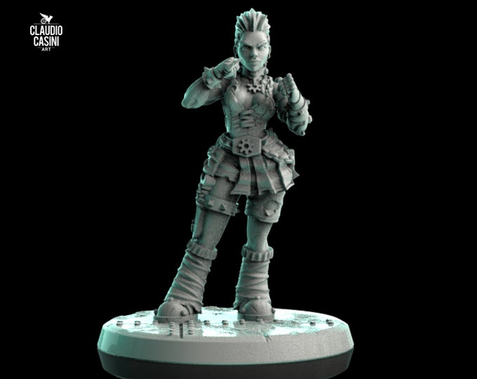Female Street Fighter - 28mm or 32mm - Claudio Casini Art - Also good for post apocalyptic gaming! 0185
