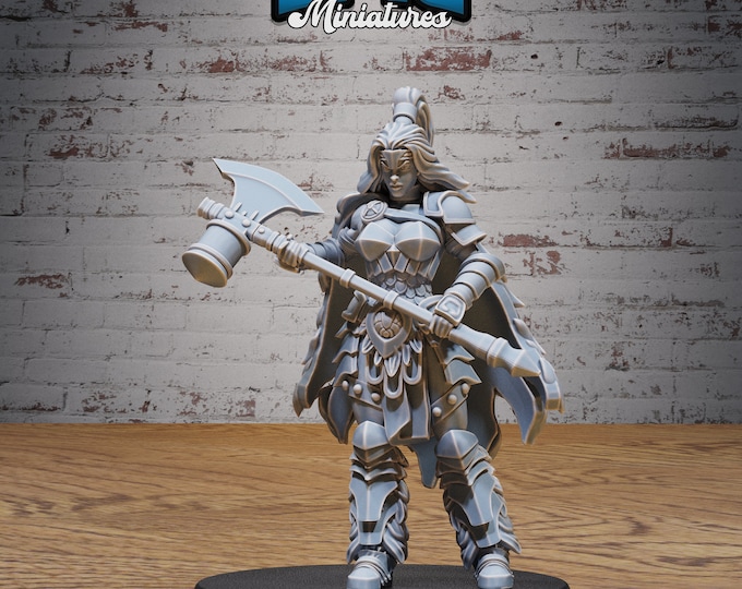 Female Barbarian - 28mm Scale - Epic Miniatures - Mighty Heroes