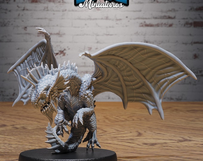 Silver Dragon Wyrmling (3 poses available, 25mm base) - 28/32mm Scale - Epic Miniatures - Dragon Hunt - Dungeons and Dragons - Baby Dragon!