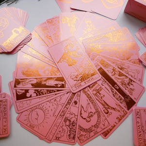 Koperfolie geperst roze tarotdek, alles folie tarotdek, folie geperst RWS tarotdek, tarotwaarzeggerij