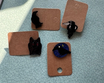 Raven Enamel Pin – Crow, Bat Lapel Badge Accessory