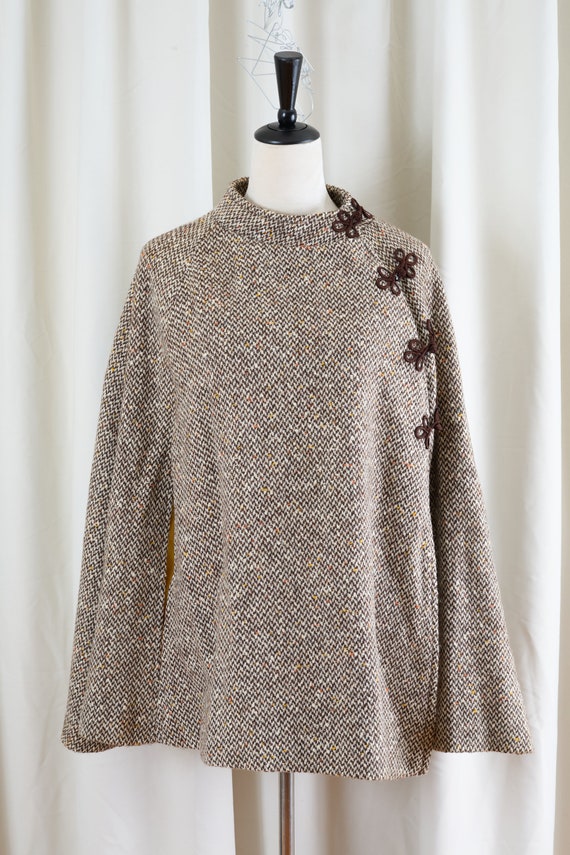 Vintage 70s Knit Cape - image 1