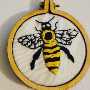 PDF Embroidery Pattern of Bee