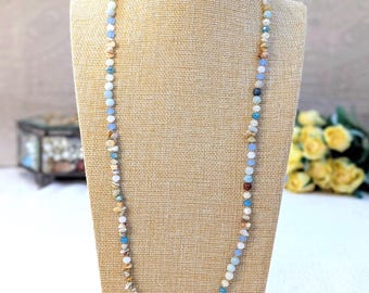 Collier fait main en Amazonite et éclats de quartz cyan : Bijoux en cristal de bohème