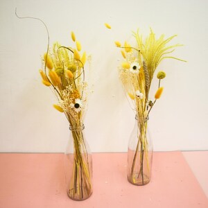 Composizione floreale secca gialla e bianca Elegante bouquet floreale per vaso per matrimoni, decorazioni per la casa, centrotavola boho e rustici pampas gialla
