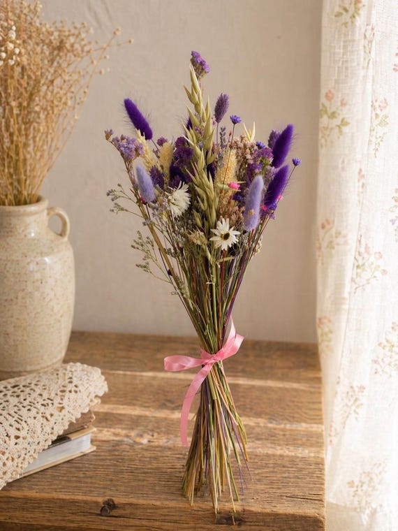 Mini Lila Trockenblumenstrauß | Kleine Trockenblumen | Letterbox Geschenk | Pampas Bunny Tails | Boho Dekor