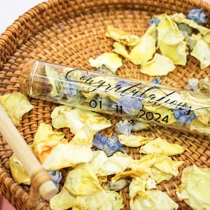 Vrais pétales de fleurs séchées dans des tubes à essai en verre avec confettis biodégradables, confettis de pétales de mariage, confettis naturels, confettis de fleurs séchées