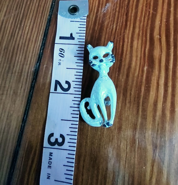 Vintage White Iridescent Cat Pin/Brooch - Beautif… - image 1