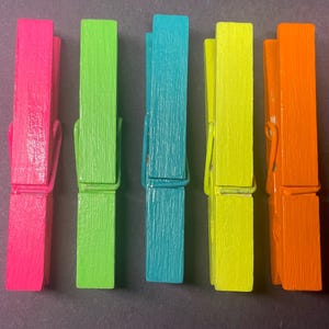 Hand painted Spirit clips(set of 5)cheer spirit clips,spirit pins,sports,volleyball,team spirit, positive affirmations,clothespins,blank,DIY