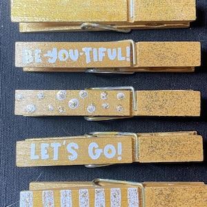 Hand painted Spirit clips(set of 5)cheer spirit clips,spirit pins,sports,volleyball,team spirit, positive affirmations,clothespins,gold