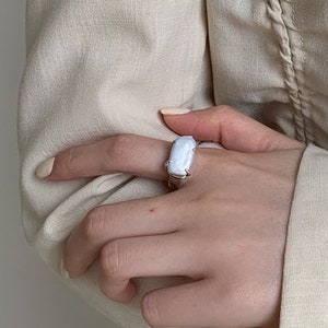 925 Sterling Silver Mother of Pearl Open Adjustable Ring.