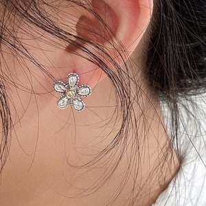 925 Sterling Silver Flower Earring, Sunflower Two Tone Gold And Silver Earlobe Earring.