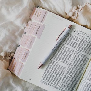 Pink KJV Holy Bible – Large Print with Labeled Tabs | Elegant Gift Edition