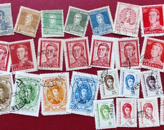 Argentinien 25 verschiedene Vintage-Briefmarken aus den Jahren 1977-1979. General San Martin - Argentinien. 25 verschiedene gebrauchte Briefmarken aus den Jahren 1977-1979