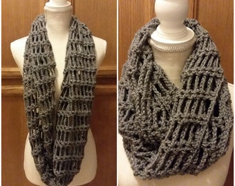 Crochet Infinity Scarf/ Winter Scarf/ Winter Wear/ Crochet Scarf/ Handmade Scarf/ Warm scarf/ Gift for her/