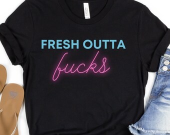 Fresh Outta Fu*ks T-shirt met print | Uniseks jersey met korte mouw