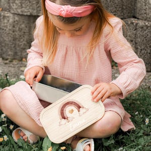 Cadeau de rentrée scolaire boîte à lunch arc-en-ciel nom personnalisé - cadeau école maternelle garderie boîte à lunch en acier inoxydable couvercle en bambou durable