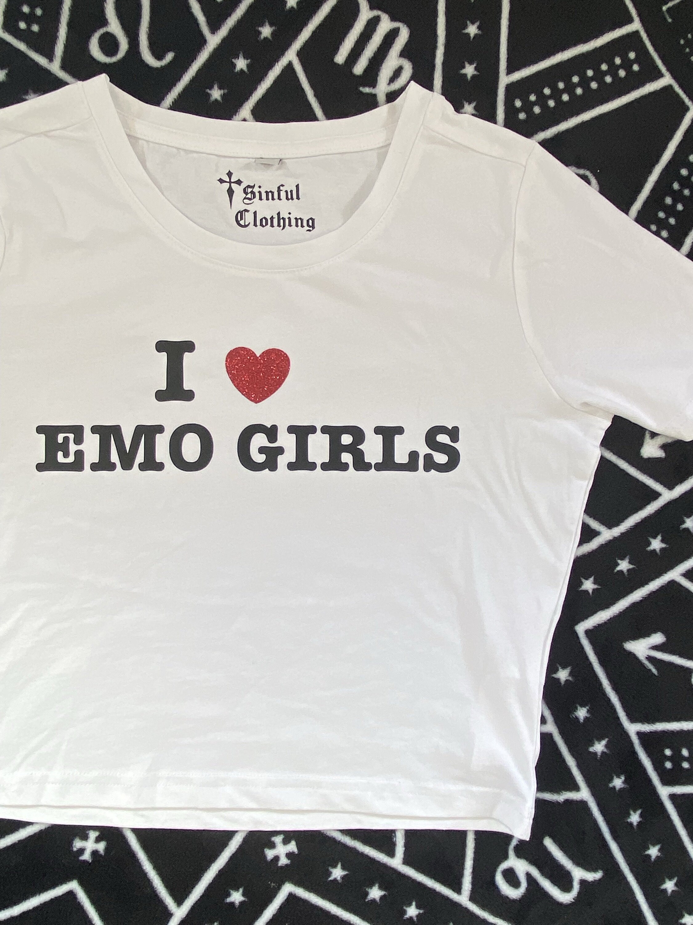 Roblox t-shirt boy emo in 2022, Roblox t-shirt, Roblox t shirts, Emo shirts