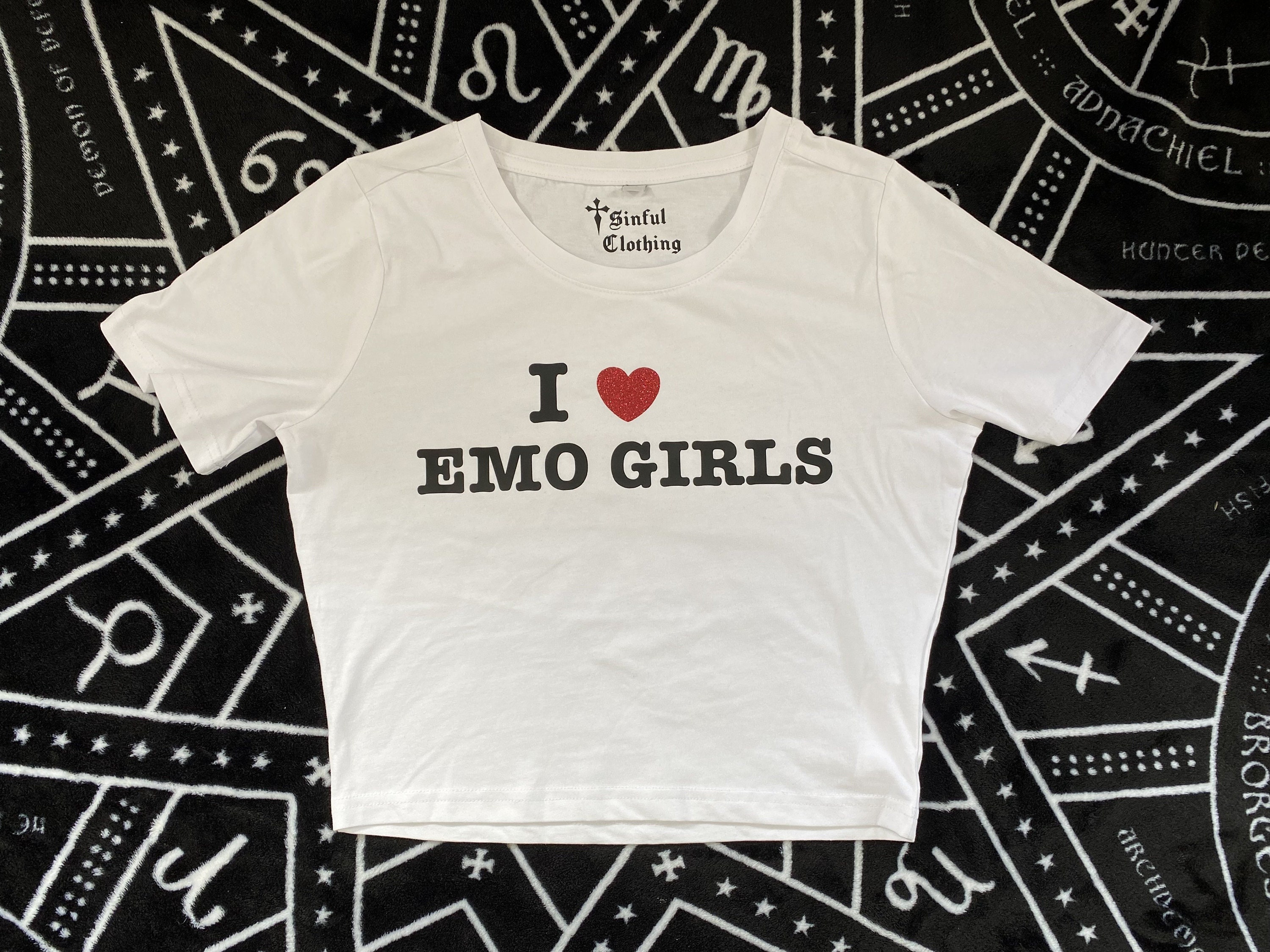 I heart emo girls♥️ | Graphic T-Shirt