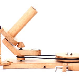 Beechwood Yarn Winder: Knitting and Crocheting Ball Winder
