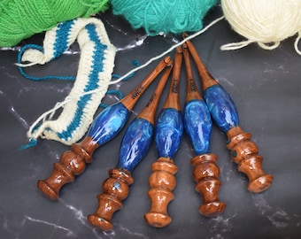 Handcrafted Wooden Crochet Hook Set: Resin Pattern, Sizes 4.5-6.5mm