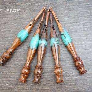 Set di uncinetti in legno e resina ergonomici per mani artritiche Set da 5, 10 e 15. Dimensioni aghi 4,5 mm 5 mm 5,5 mm 6 mm 6,5 mm uncinetti con impugnatura morbida