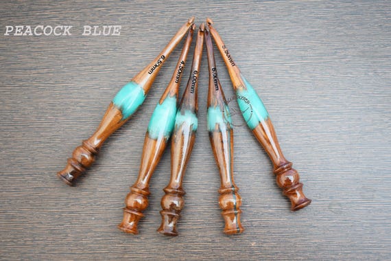 Handmade wood & Resin Crochet Hooks Set | Ergonomic Soft Grip and crocheting needles for Begginer, Arthritic Hand | 3.5mm-16mm, Gift for Mom