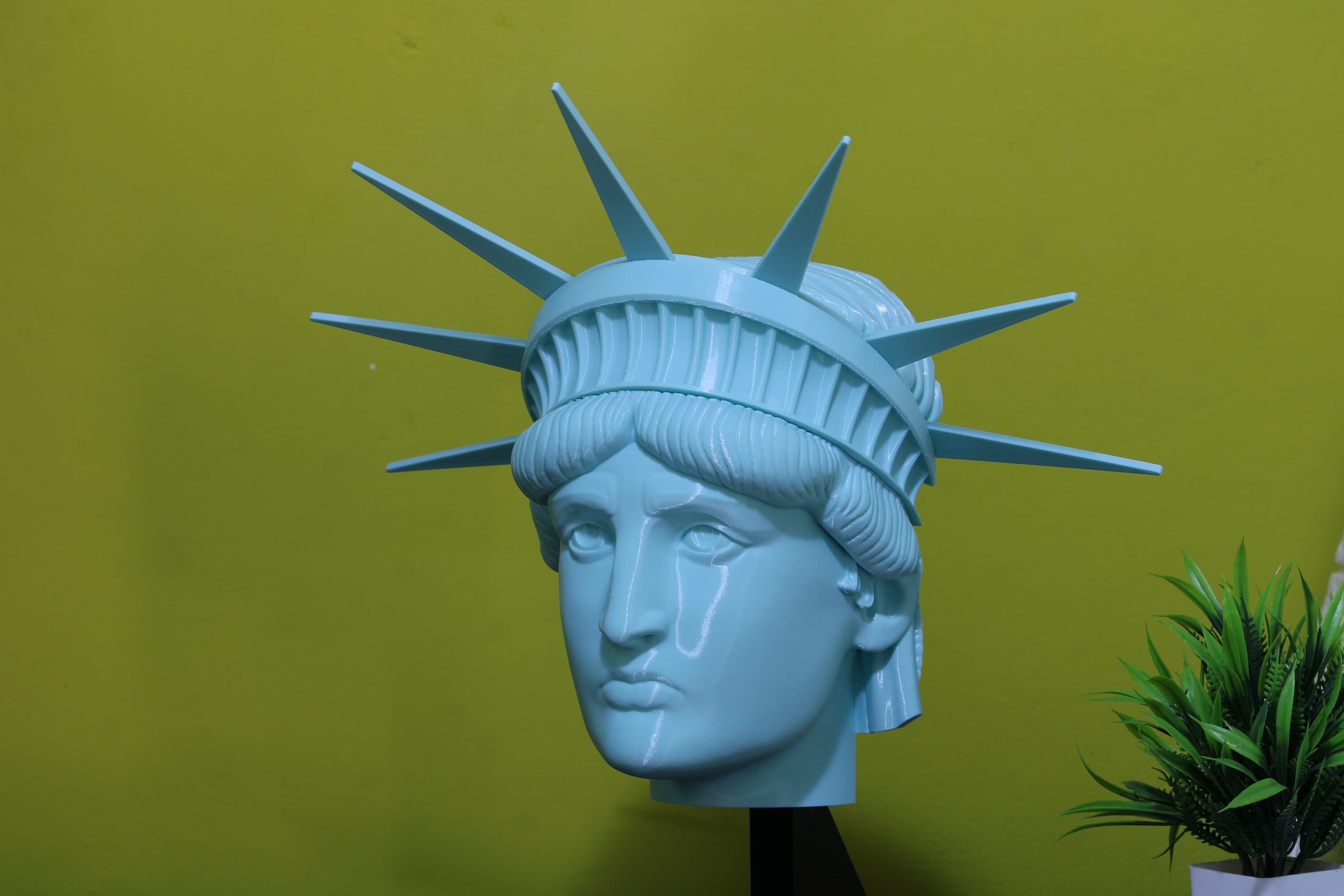 Wall Mounted Statue of Liberty Head. 3D Printed Wall Decor. Statue of