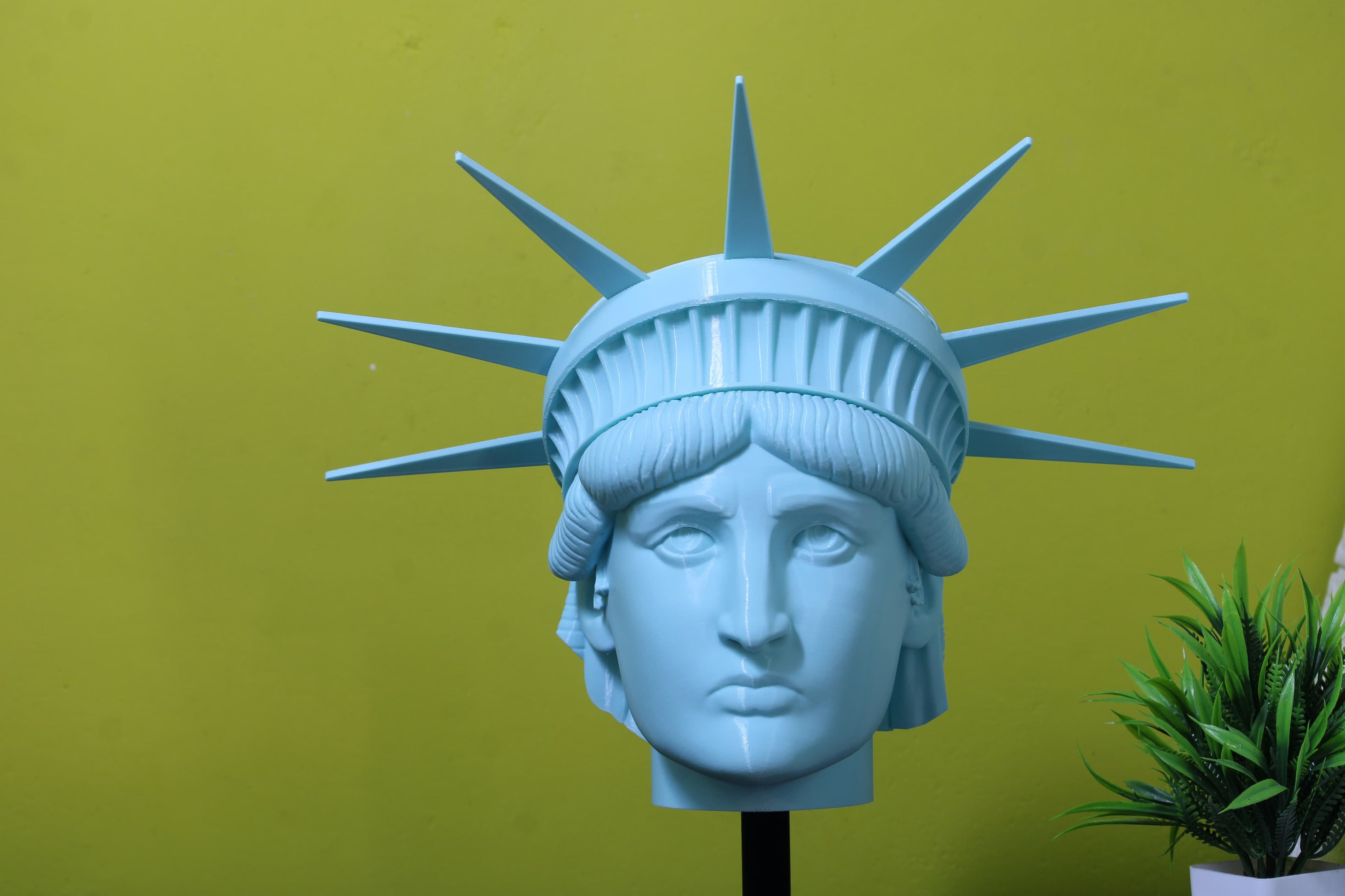 Wall mounted Statue of Liberty Head. 3D Printed Wall decor. Statue of Liberty wall hanging sculpture. Teal and Faux Copper.