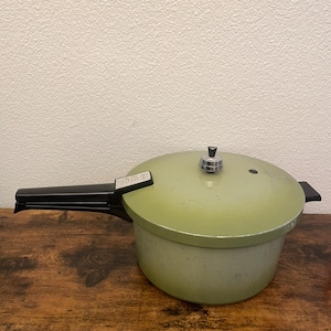 Vintage Sears Schnellkochtopf in Avocado-Grün mit Einsatz • Hergestellt in den USA