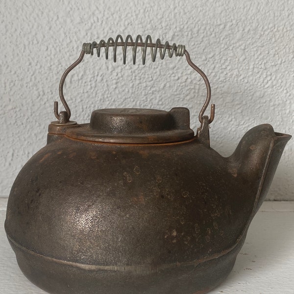 Vintage Large Wagner Ware Cast Iron Original Kettle Teapot 11" | Sidney Ohio USA