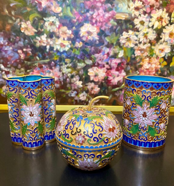 Vintage Chinese Cloisonné Brass Lotus Floral Motif Trinket Box