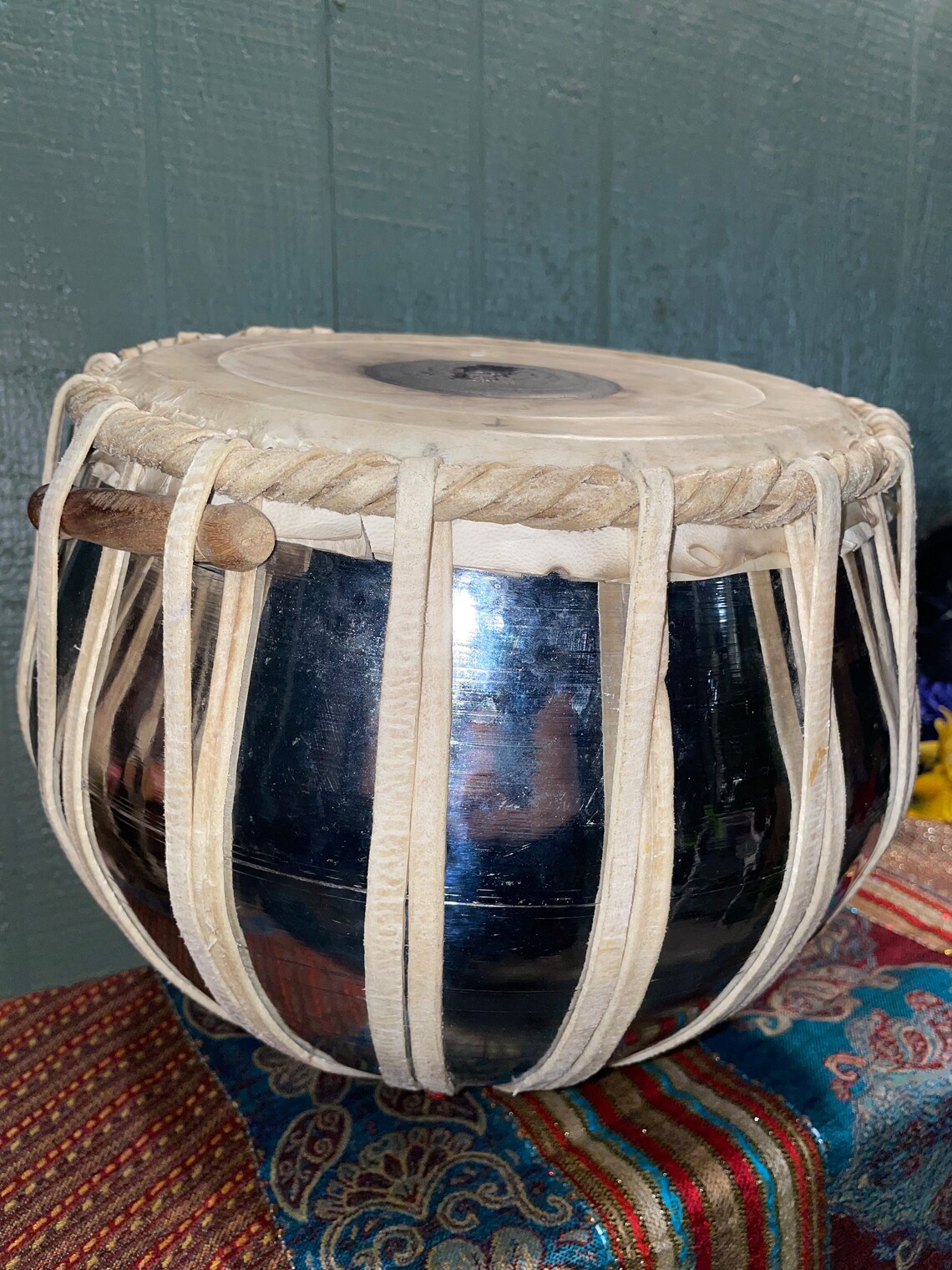 Tabla Drums Set Steel Nickel Plated Bayan Musical Instruments Set of Two, foto 4 di 5
