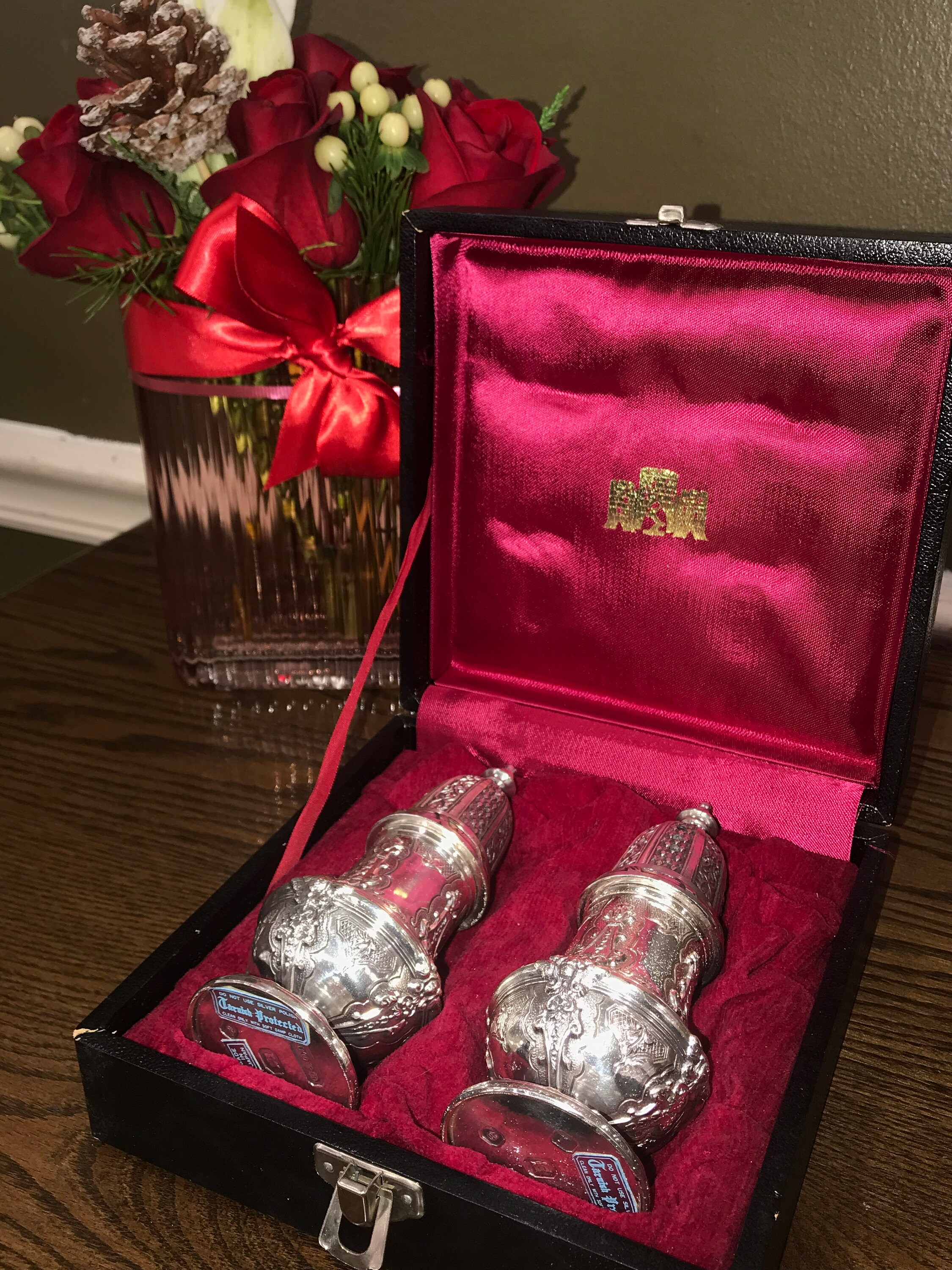 希少　ペア　ペッパー&ソルト　骨董　レア　銀　シルバー　アンティーク Vintage Silver Ornate Salt and Pepper Shakers • Made in