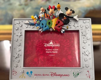 Vintage Walt Disney World Picture Frame 2012 Mickey & Minnie Mouse Pluto Donald Duck • 4x6 in (10.2x15.2 cm)