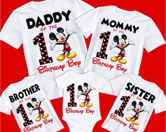 Mickey Mouse 1er cumpleaños Png, Adornos para cupcakes Diseño de camiseta a juego para la familia de cumpleaños número uno, Feliz cumpleaños niño, Lindas ideas de regalos para niños de 1 año