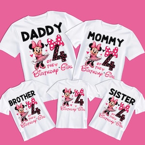 4th Birthday Girl Minnie Png, Magliette abbinate per la famiglia Minnie Mouse I migliori regali di compleanno 2025 Decorazione per festa di compleanno rosa Abbinamento per la famiglia