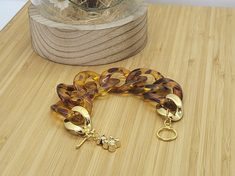 Bracelet grosses mailles acryliques XXL couleur savane tendance et très joli à porter image 4
