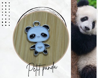 1 breloque plate petit panda