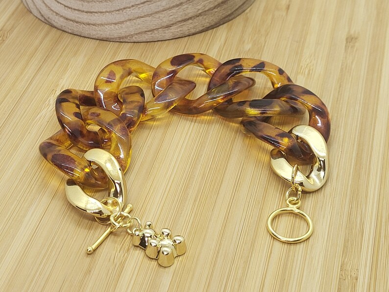 Bracelet grosses mailles acryliques XXL couleur savane tendance et très joli à porter image 2