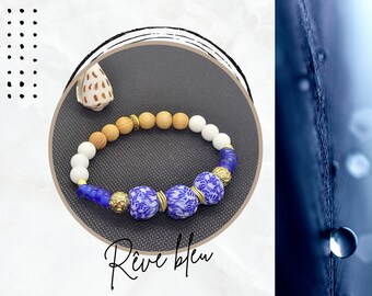 Bracelet bleu et blanc en perles de verre recyclé, verre de java et bois, bracelet boho, holistique, bracelet vintage, idée cadeau