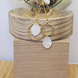Boucles doreilles pendantes en plaqué or et nacre, bijoux pour femme, bijoux de vacances image 3