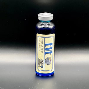 Bioshock Style Eve Sample (Ryan Industries) - Lab Sample Vial Prop